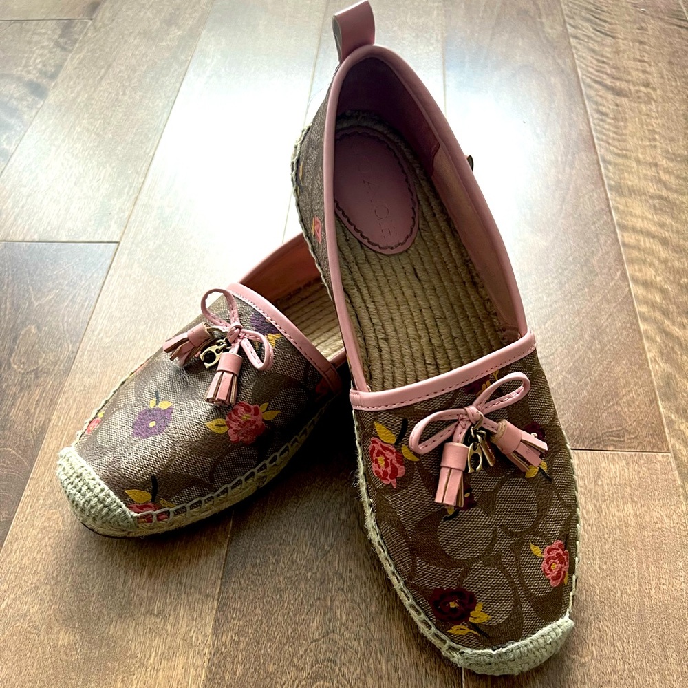 Coach flats size 8
